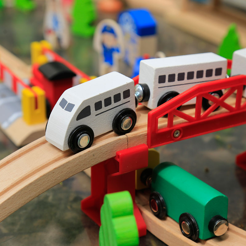 木质托马斯小火车头套装儿童模型轨道玩具车男生女孩益智玩具赛车