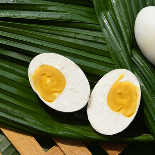 更纯更新鲜农家散养笨鸭蛋田间绿色熟盐蛋野柴蛋无添加20枚礼盒装