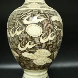 热卖宋 磁州窑手工雕刻龙纹花口瓶插花瓶 古董瓷器 纯手工家居摆