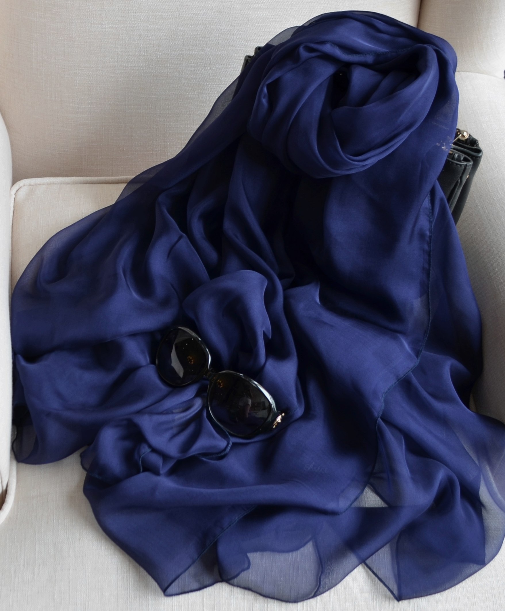 正品高档真丝丝巾女士 纯色深蓝色 百搭桑蚕丝披肩围巾两用沙滩巾