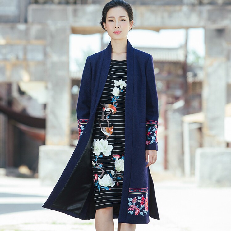 格拉玛浒城古娘2016秋新披肩民族风刺绣保暖宽松女羊毛呢大衣外套