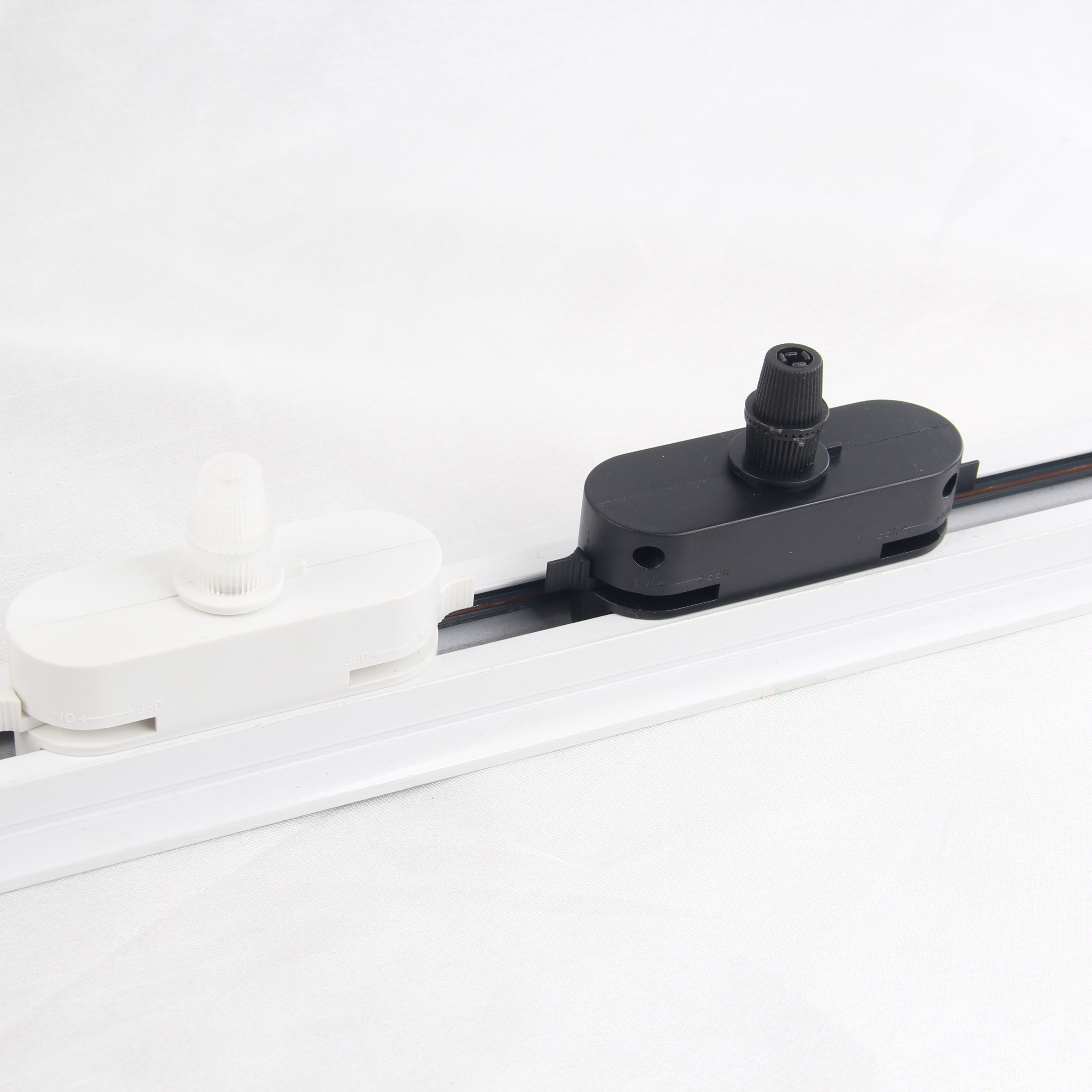 金卤灯轨道灯配件 两线轨道接头连接器射灯导轨壳 led射灯 轨道头