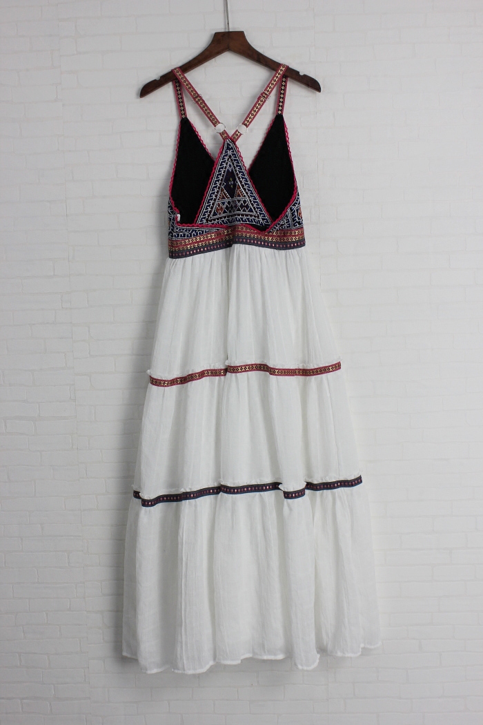 包邮泰国海边度假露背重工刺绣花纹拼接白色吊带长裙b243