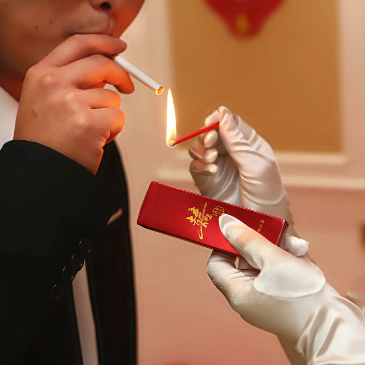 结婚婚庆用品新人婚礼创意个性点烟喜字长方形火柴盒双喜红梗火柴