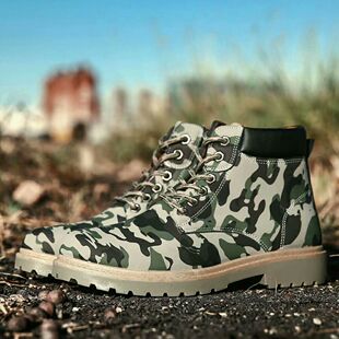 男士战狼2吴京同款鞋子迷彩高帮中帮耐磨短靴复古马丁靴皮军靴秋