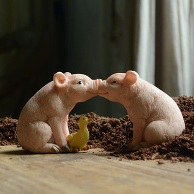 新品猪摆件小摆设创意可爱装饰品公仔仿真动物树脂工艺品客厅书房_双