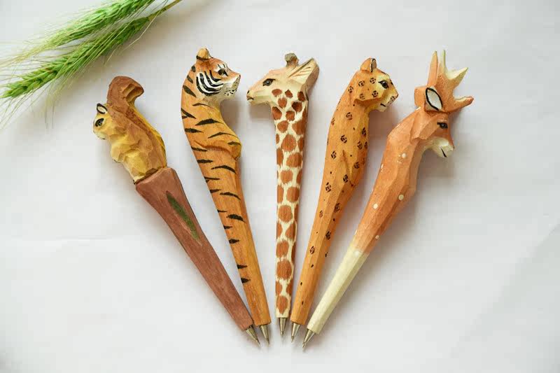 木质工艺笔 经典热销木雕动物笔 手工雕刻木头笔 创意文具圆珠笔