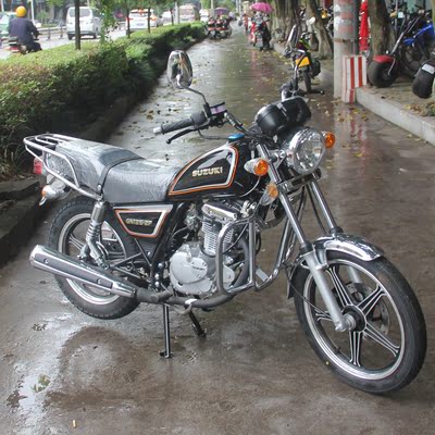 鈴木品牌摩托車小太子gn125-2f紅色gn125-2黑色全新正品_雙氙車燈改裝