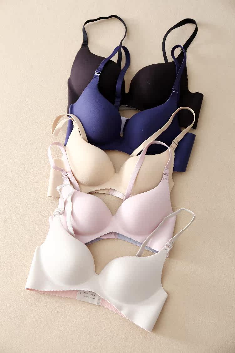 掌柜推荐款 夏季薄款一片式无痕光面纯色无钢圈文胸 舒适聚拢内衣