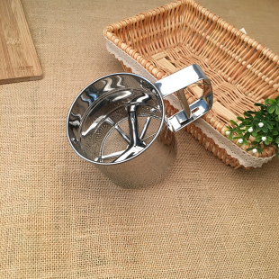 筛子 不锈钢加厚隔粉筛 糖粉筛子 手持面粉筛250ml杯形网筛隔粉器