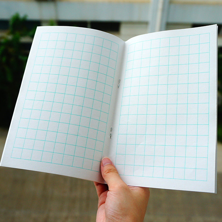 普通小学生通用统一作业本语文数学田字格方格练习英语数学作文本