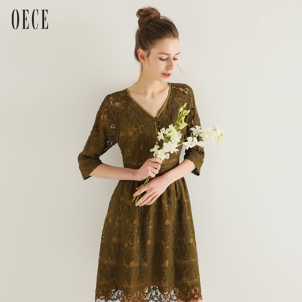 oece2017春季新款女装 复古欧式v领镂空水溶蕾丝收腰连衣裙春女