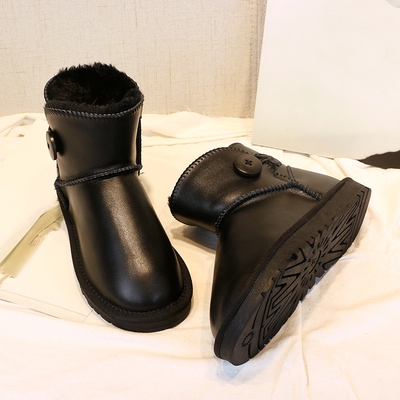 冬季户外防水皮面雪地靴女短靴真皮学生平底韩版加厚漆皮防滑棉鞋