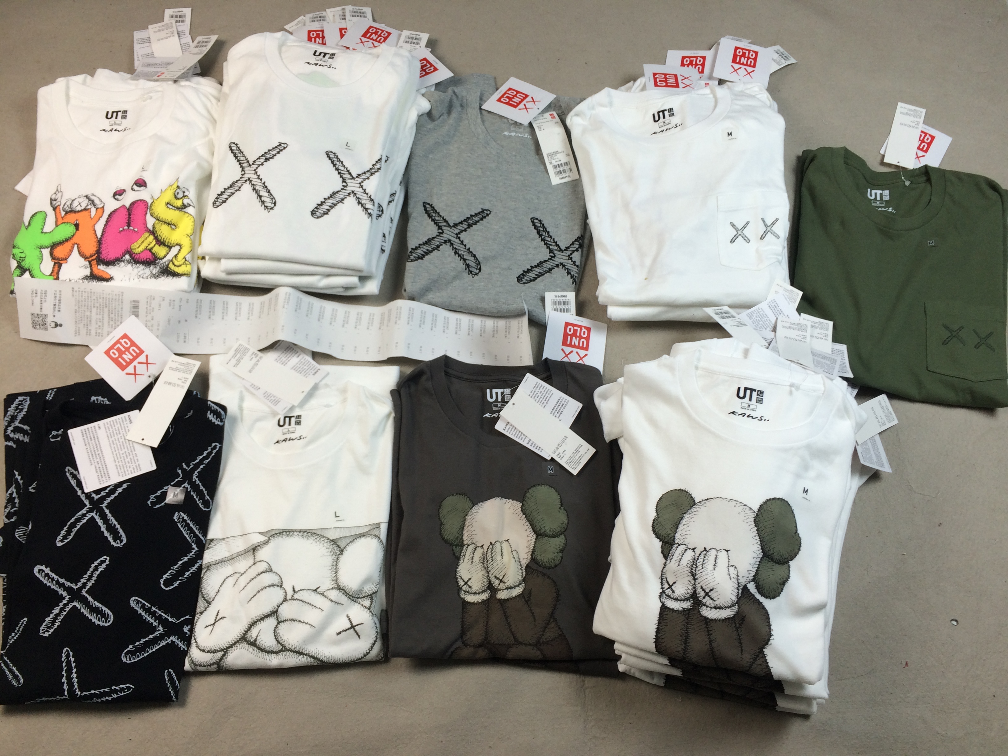 uniqlo kaws 優衣庫 t 聯名短袖t恤 限量版 專櫃代購