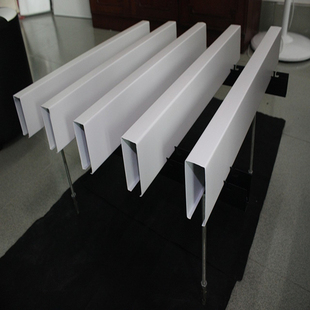 厂家直销喷粉白色铝方通 u型木纹铝方通 最常用50mmx100mm铝方通