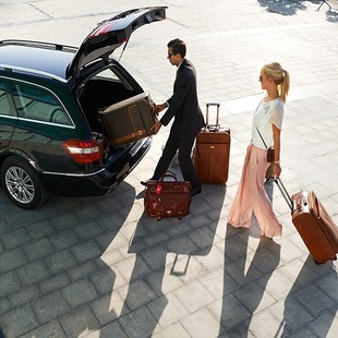 看世界旅行 接机送机 迪拜国际机场 迪拜专车接送机 中文司兼导