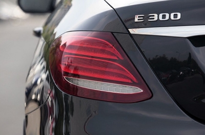奔驰新款e级 尾灯 刹车灯e200l e300l e320l尾灯 后灯 后大灯原装